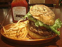 KUA`AINA 1/2LB Hamburger やばい、大きすぎる